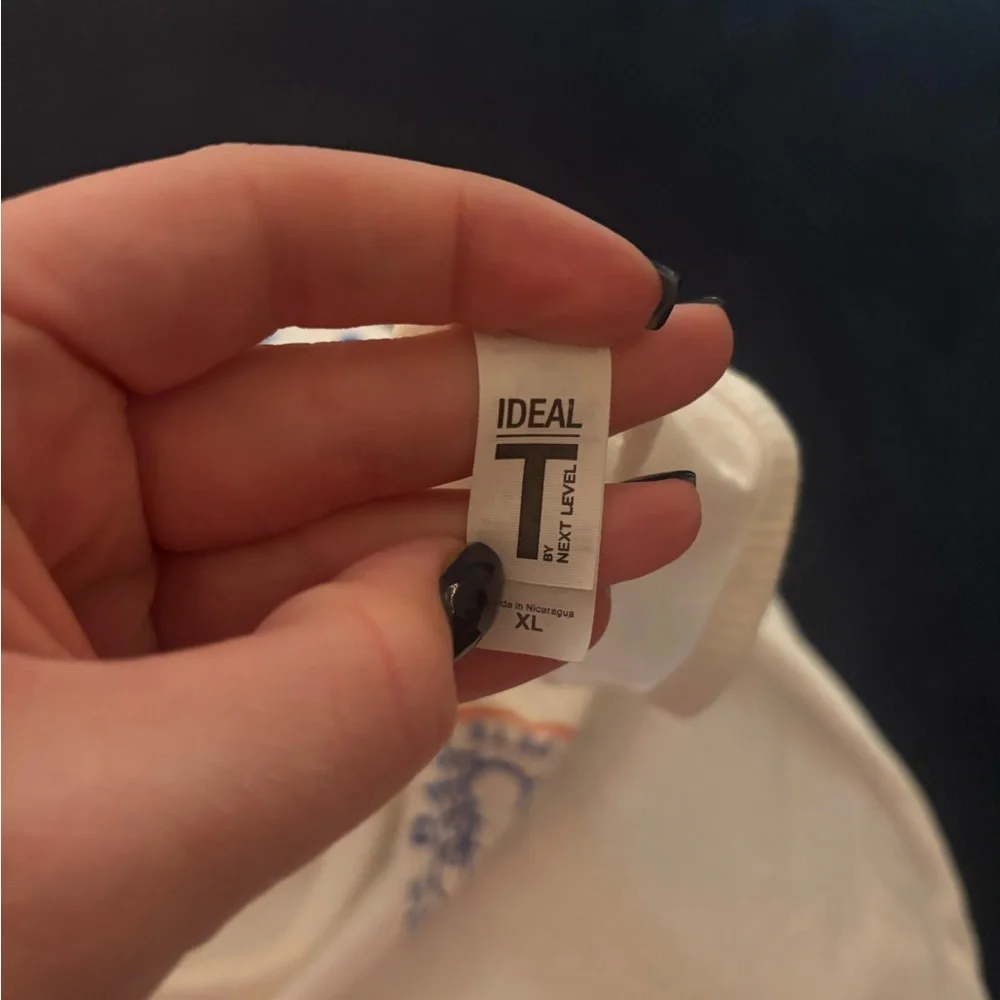 Pete Alonso graphic tank. White paw graphic. XL snug fit - Picture 6 of 7